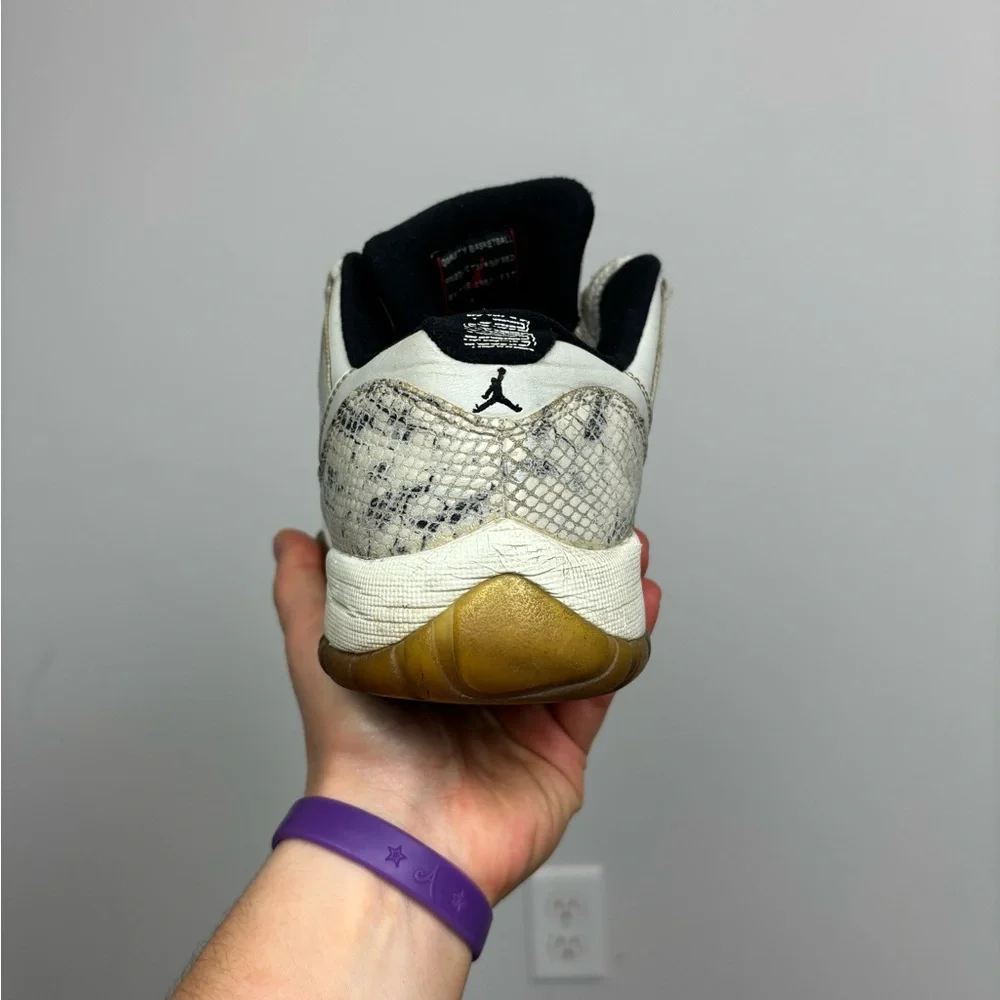 Nike Air‎ Jordan 11 XI Retro Low Light Bone Snakeskin Size 6.5Y Sneakers